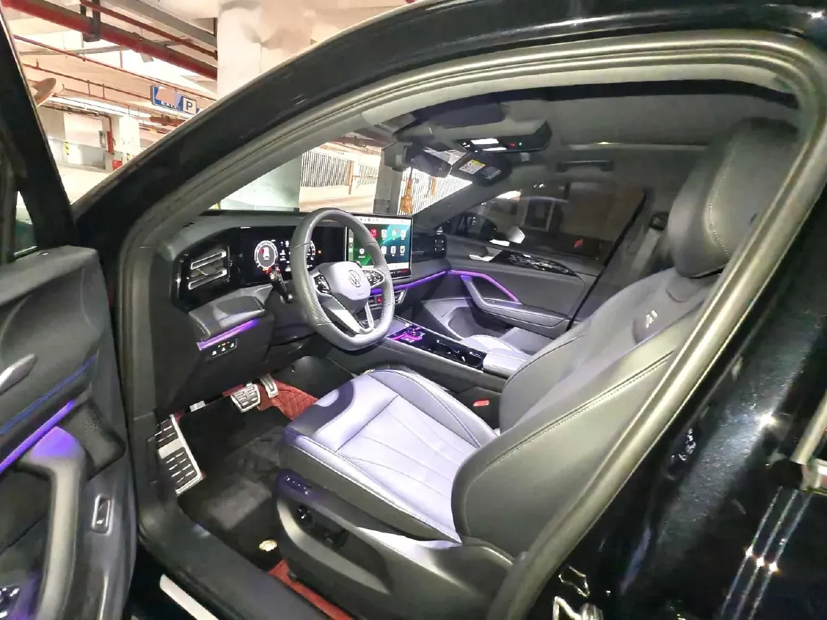 2026 Volkswagen Tiguan L 2.0T 220HP L4 7DCT,autocango,china used car exporter,china ev exporter,chinese used car exporter,chinese used ev exporter