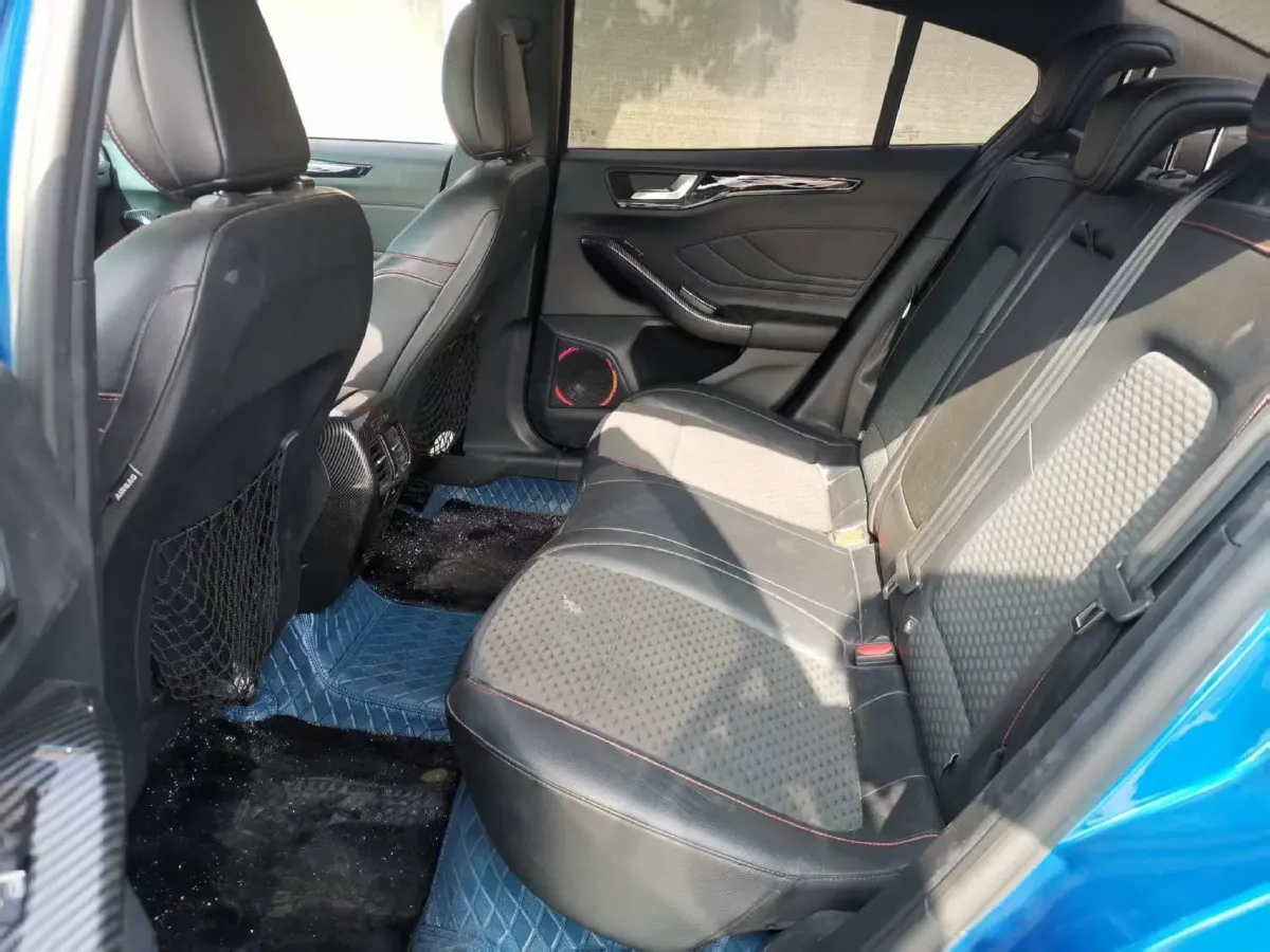 2020 Ford Focus 1.5T 174HP L3 8AT,autocango,china used car exporter,china ev exporter,chinese used car exporter,chinese used ev exporter