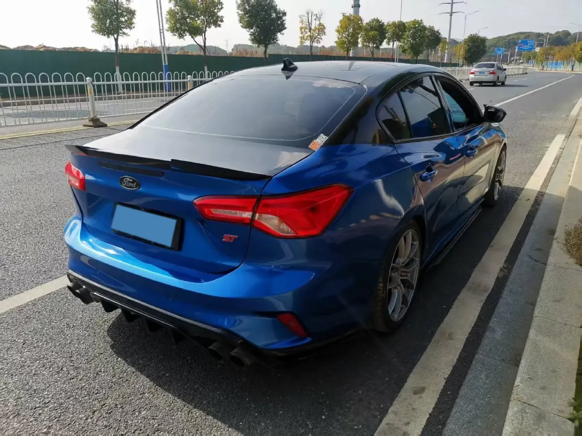 2020 Ford Focus 1.5T 174HP L3 8AT,autocango,china used car exporter,china ev exporter,chinese used car exporter,chinese used ev exporter