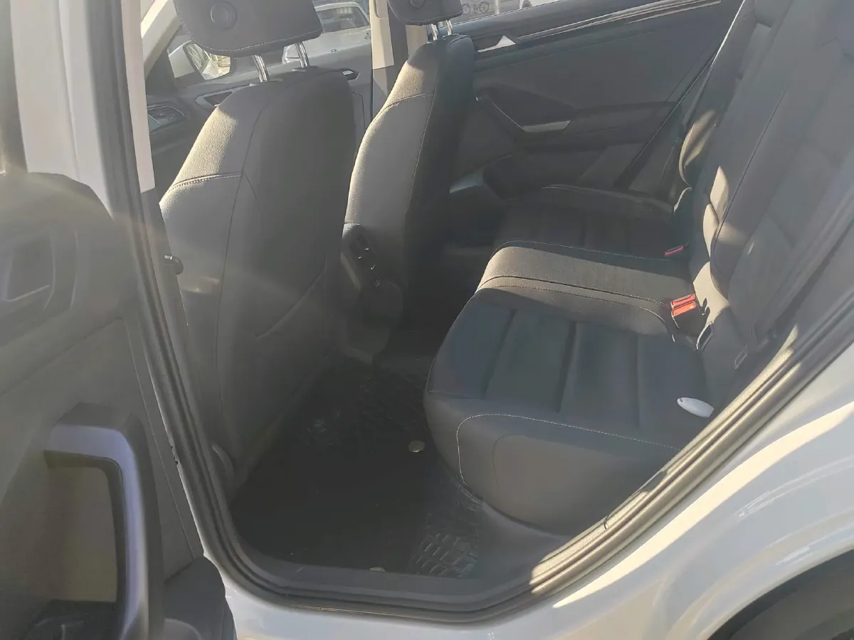 2023 Volkswagen T-Roc 1.4T 150HP L4 7DCT,autocango,china used car exporter,china ev exporter,chinese used car exporter,chinese used ev exporter