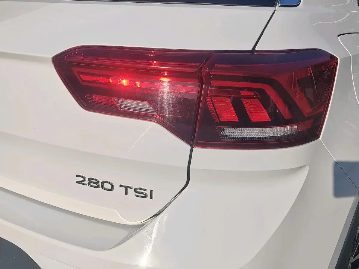 2023 Volkswagen T-Roc 1.4T 150HP L4 7DCT,autocango,china used car exporter,china ev exporter,chinese used car exporter,chinese used ev exporter