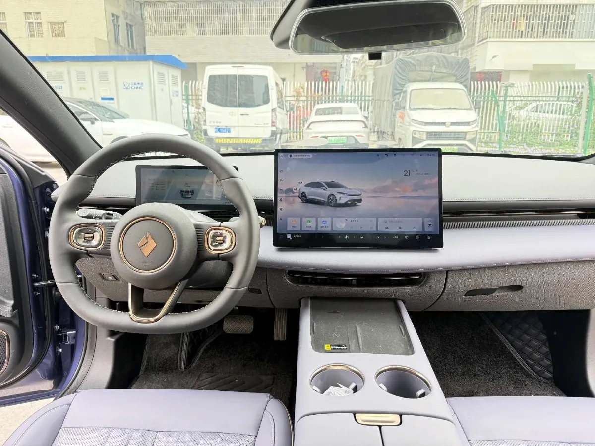 2025 BaoJun XiangJing 1.5T 143HP L4 1DHT PHEV,autocango,china used car exporter,china ev exporter,chinese used car exporter,chinese used ev exporter