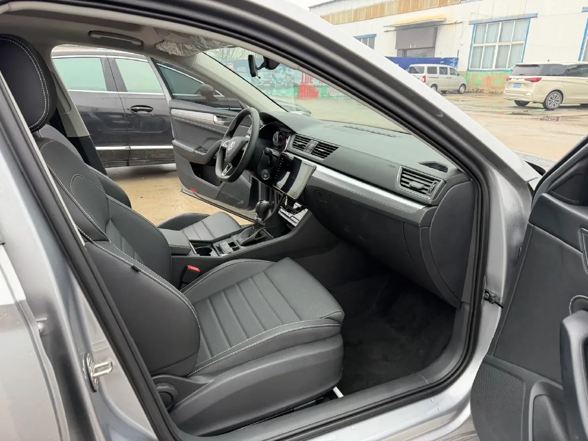 2023 Skoda Superb 1.4T 150HP L4 7DCT,autocango,china used car exporter,china ev exporter,chinese used car exporter,chinese used ev exporter