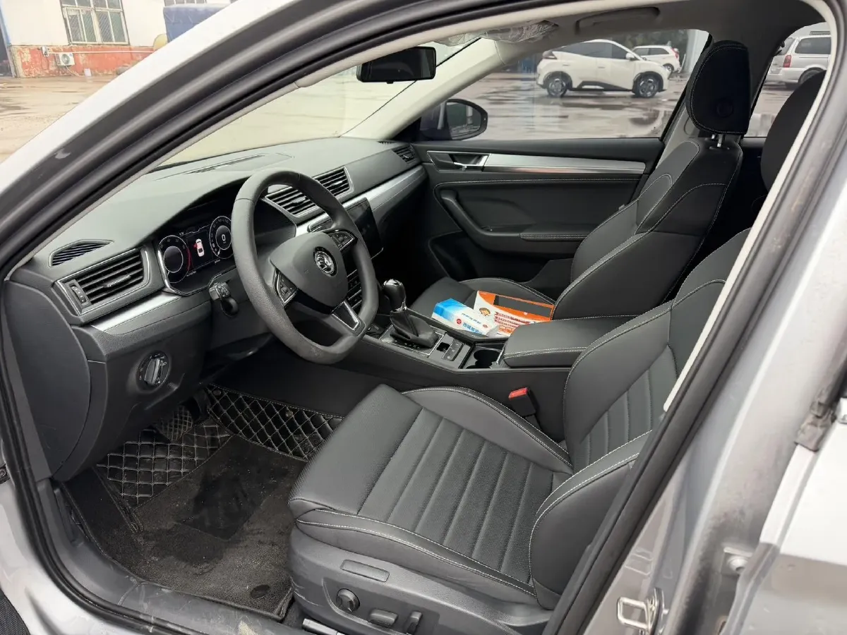 2023 Skoda Superb 1.4T 150HP L4 7DCT,autocango,china used car exporter,china ev exporter,chinese used car exporter,chinese used ev exporter