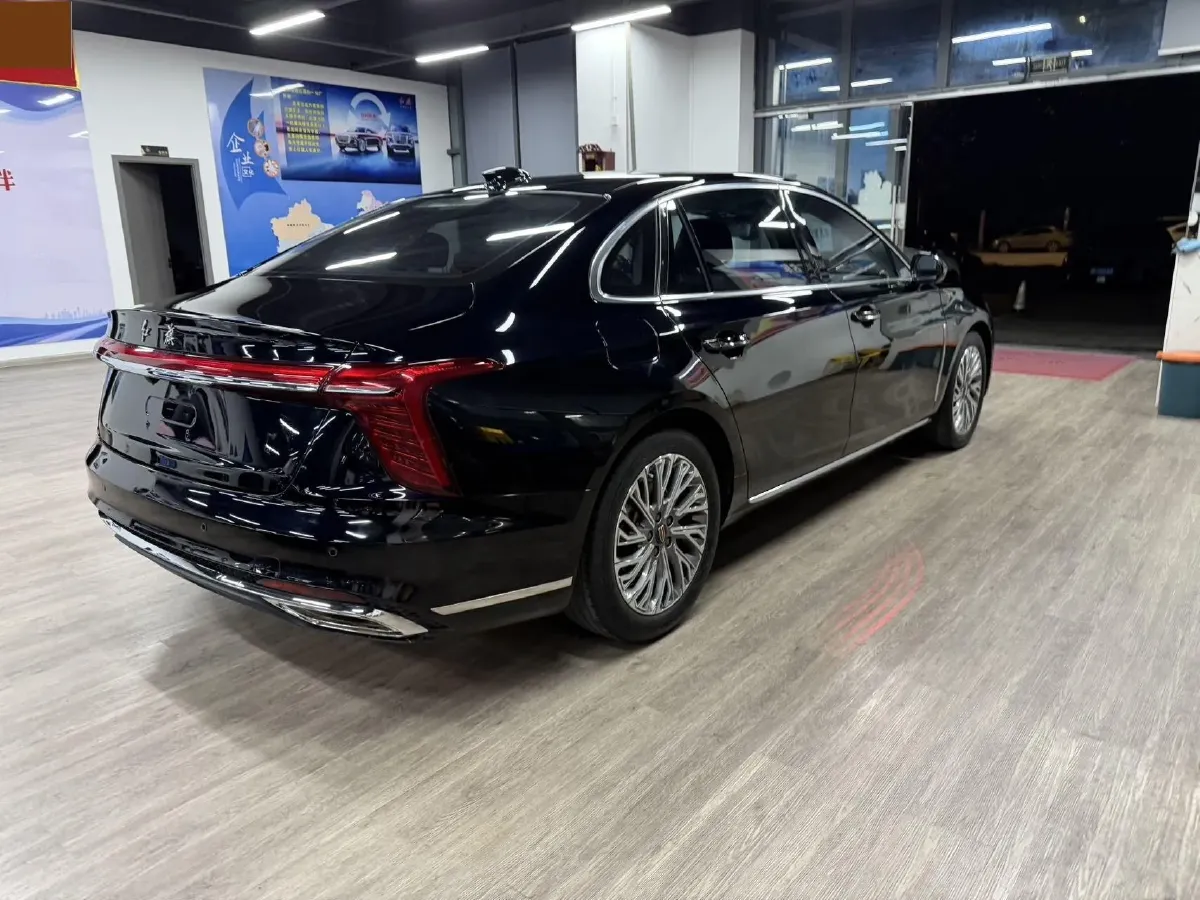 2023 HongQi H5 2.0T 224HP L4 8AT,autocango,china used car exporter,china ev exporter,chinese used car exporter,chinese used ev exporter