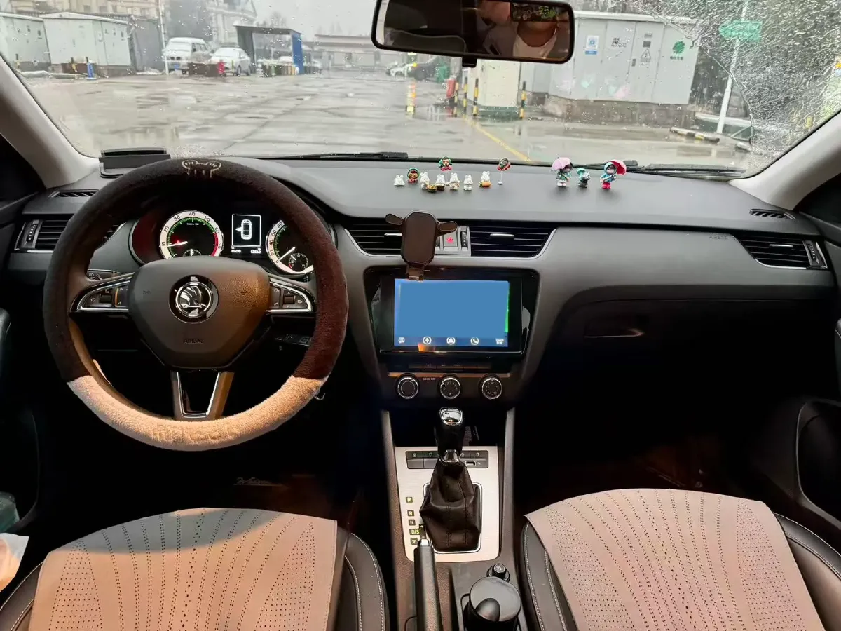 2021 Skoda Octavia 1.5L 113HP L4 6AT,autocango,china used car exporter,china ev exporter,chinese used car exporter,chinese used ev exporter