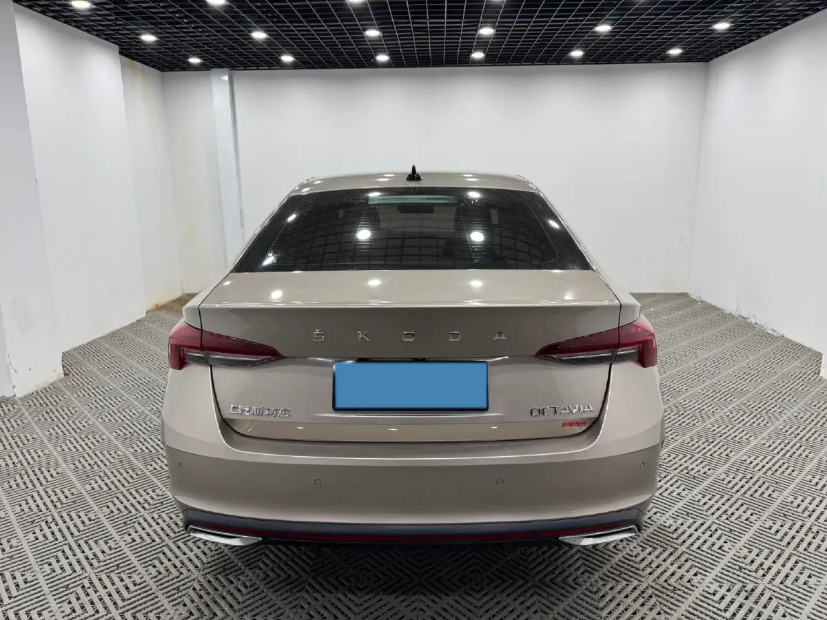 2022 Skoda Octavia 1.4T 150HP L4 7DCT,autocango,china used car exporter,china ev exporter,chinese used car exporter,chinese used ev exporter