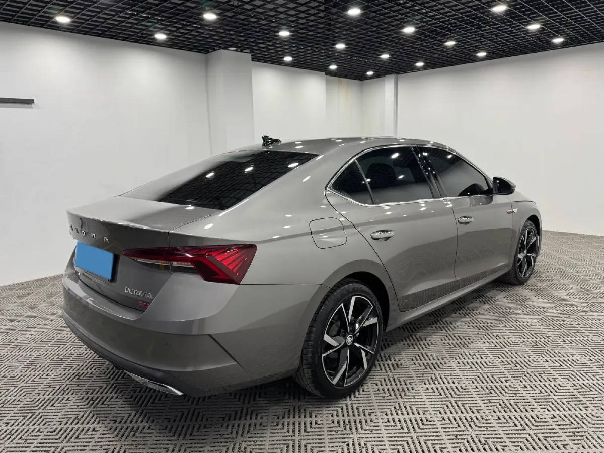 2022 Skoda Octavia 1.4T 150HP L4 7DCT,autocango,china used car exporter,china ev exporter,chinese used car exporter,chinese used ev exporter