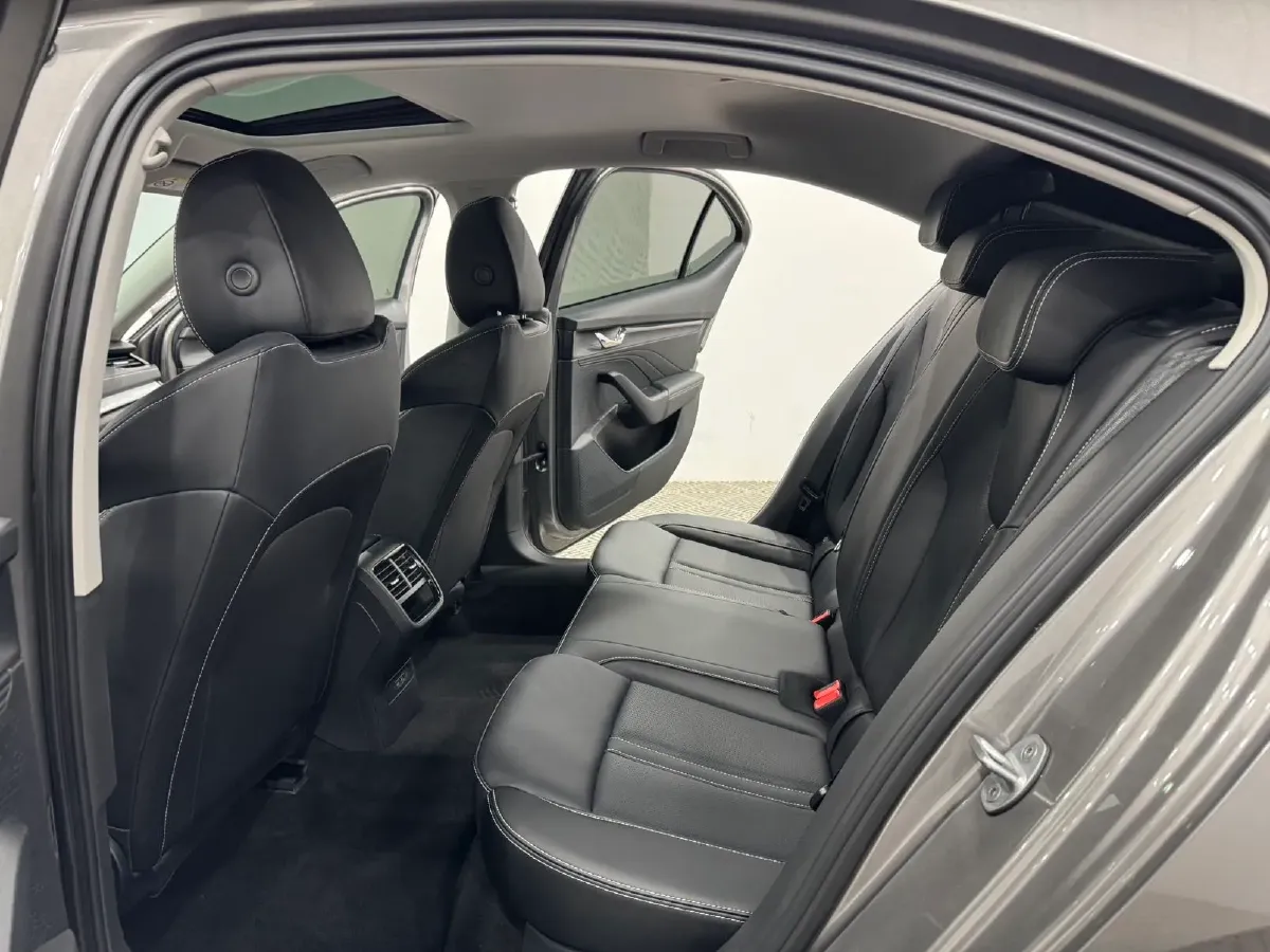 2022 Skoda Octavia 1.4T 150HP L4 7DCT,autocango,china used car exporter,china ev exporter,chinese used car exporter,chinese used ev exporter