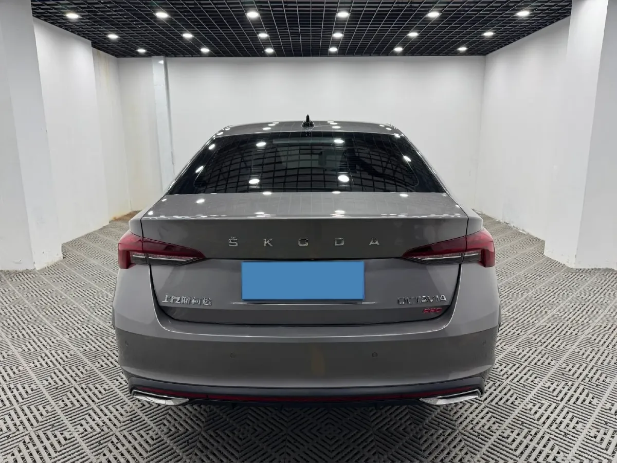 2022 Skoda Octavia 1.4T 150HP L4 7DCT,autocango,china used car exporter,china ev exporter,chinese used car exporter,chinese used ev exporter