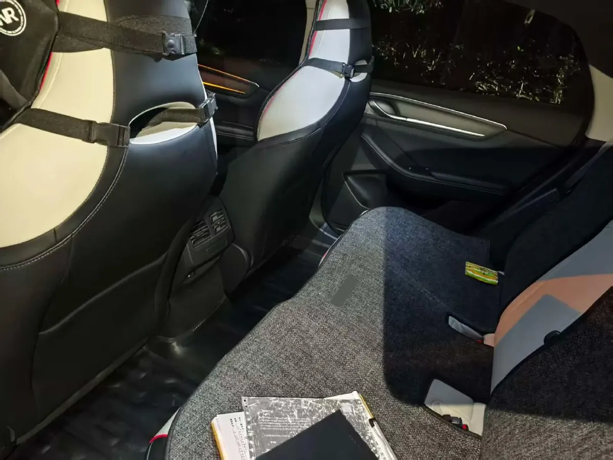 2022 Roewe RX5 MAX 1.5T 181HP L4 6AT,autocango,china used car exporter,china ev exporter,chinese used car exporter,chinese used ev exporter