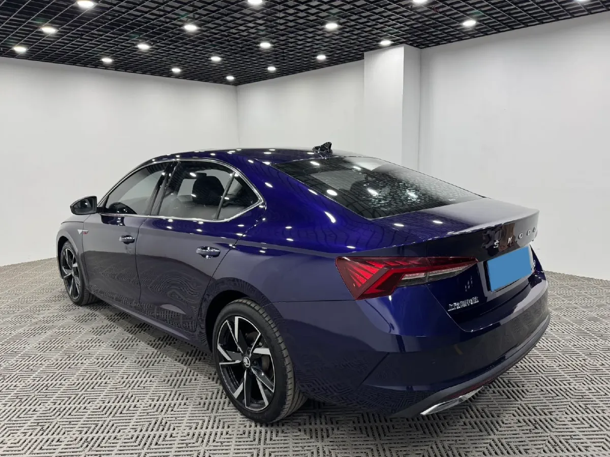 2021 Skoda Octavia 1.4T 150HP L4 7DCT,autocango,china used car exporter,china ev exporter,chinese used car exporter,chinese used ev exporter