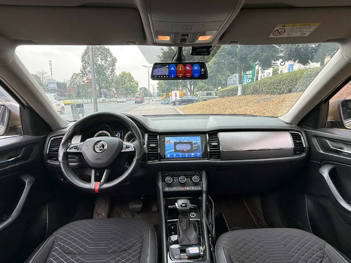 2018 Skoda Kodiak 2.0T 186HP L4 7DCT,autocango,china used car exporter,china ev exporter,chinese used car exporter,chinese used ev exporter