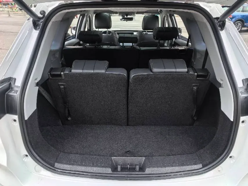 2022 ChangAn CS75 Plus 2.0T 233HP L4 8AT,autocango,china used car exporter,china ev exporter,chinese used car exporter,chinese used ev exporter