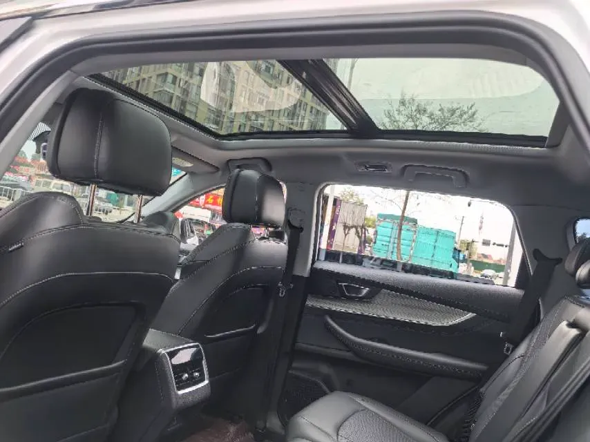 2022 ChangAn CS75 Plus 2.0T 233HP L4 8AT,autocango,china used car exporter,china ev exporter,chinese used car exporter,chinese used ev exporter