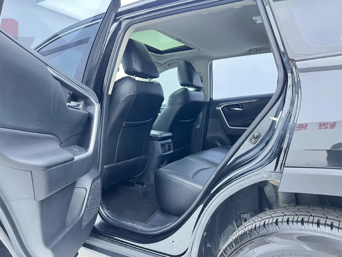 2020 Toyota RAV4 2.0L 171HP L4 CVT,autocango,china used car exporter,china ev exporter,chinese used car exporter,chinese used ev exporter