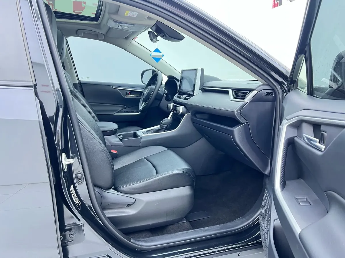 2020 Toyota RAV4 2.0L 171HP L4 CVT,autocango,china used car exporter,china ev exporter,chinese used car exporter,chinese used ev exporter