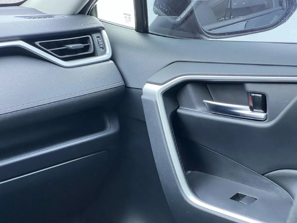 2020 Toyota RAV4 2.0L 171HP L4 CVT,autocango,china used car exporter,china ev exporter,chinese used car exporter,chinese used ev exporter