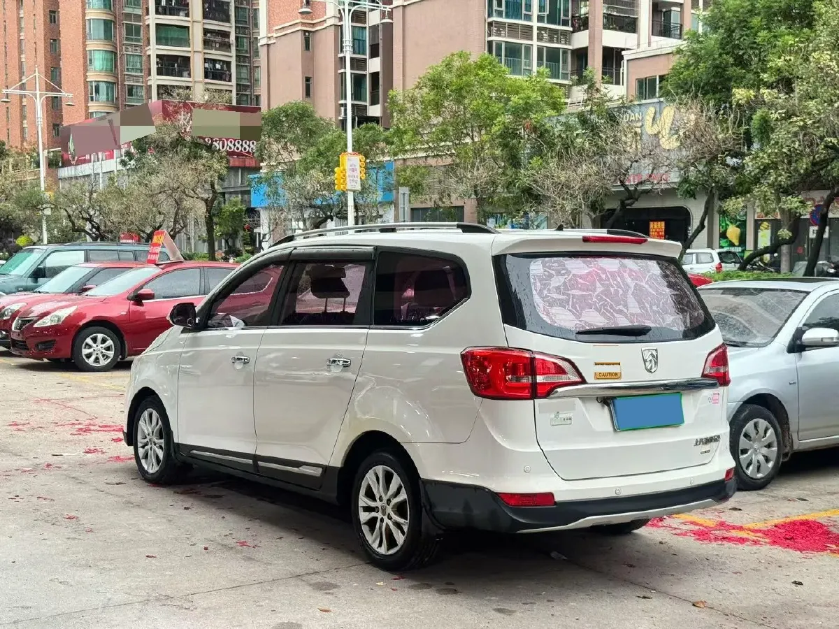 2016 BaoJun 730 1.5L 112HP L4 5MT,autocango,china used car exporter,china ev exporter,chinese used car exporter,chinese used ev exporter