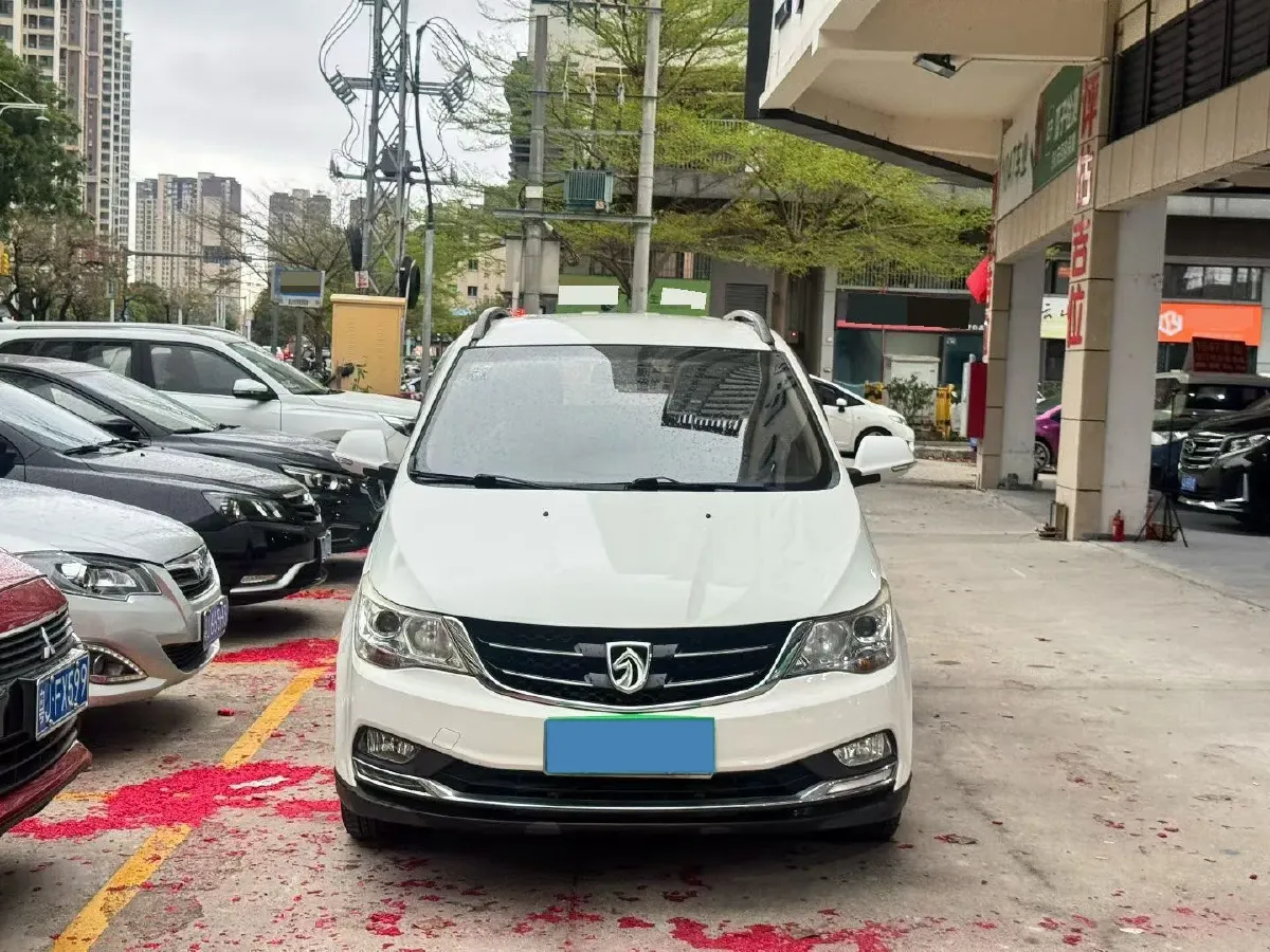 2016 BaoJun 730 1.5L 112HP L4 5MT,autocango,china used car exporter,china ev exporter,chinese used car exporter,chinese used ev exporter