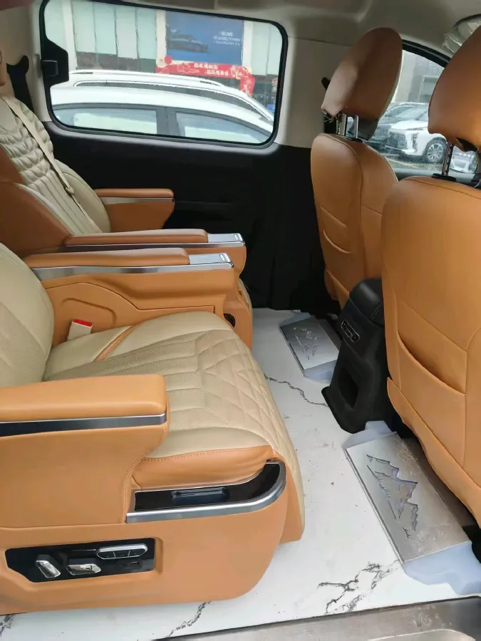 2023 BAW RuiSheng Trump M7 2.0L 144HP L4 8AT,autocango,china used car exporter,china ev exporter,chinese used car exporter,chinese used ev exporter