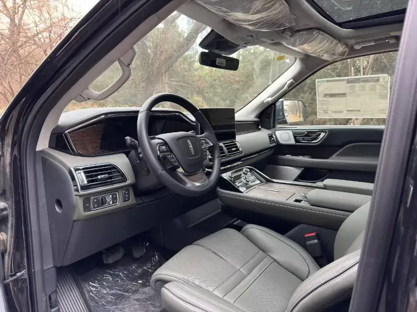 2024 Lincoln Navigator 3.5T 415HP V6 10AT,autocango,china used car exporter,china ev exporter,chinese used car exporter,chinese used ev exporter