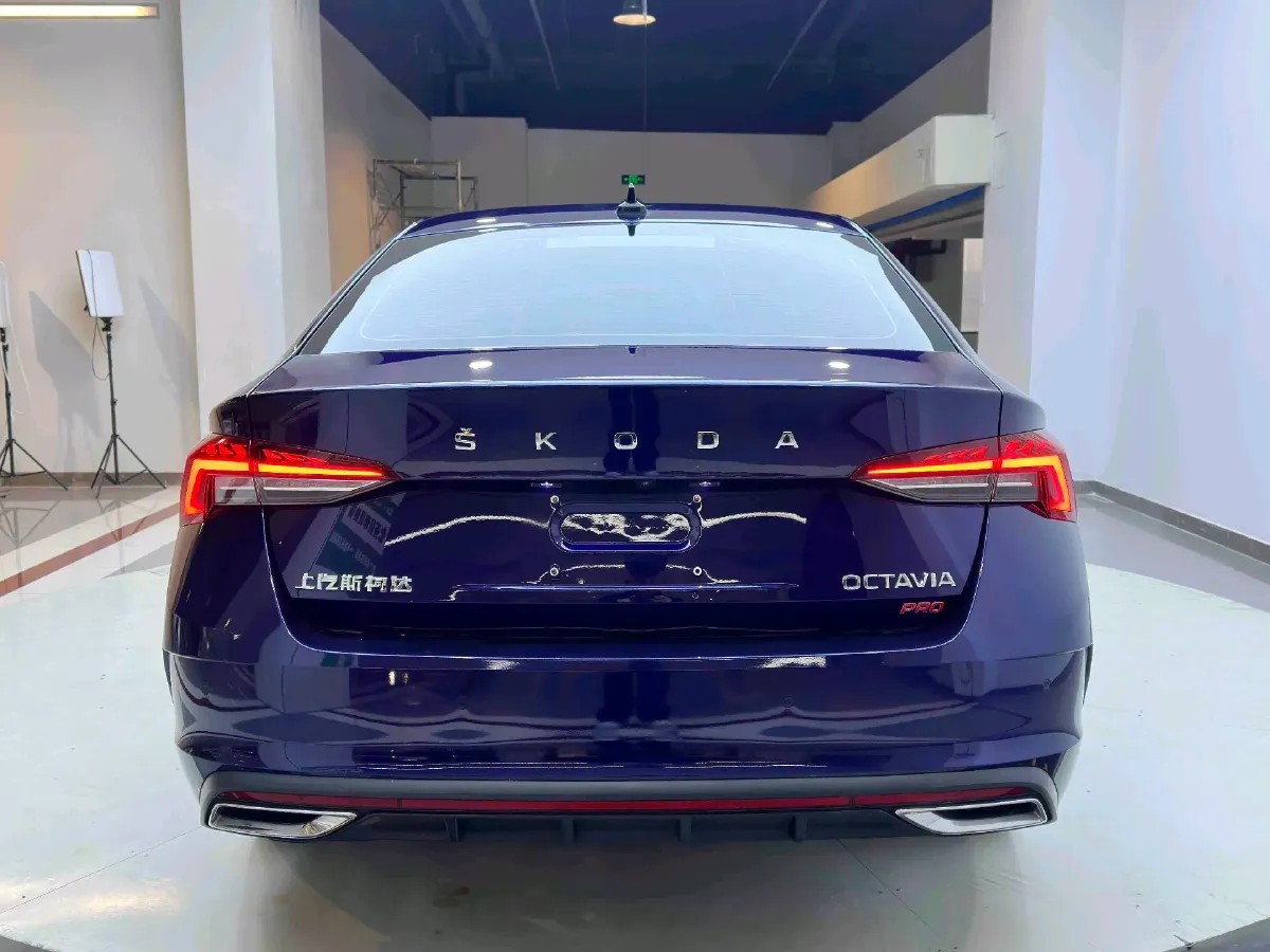 2022 Skoda Octavia 1.4T 150HP L4 7DCT,autocango,china used car exporter,china ev exporter,chinese used car exporter,chinese used ev exporter