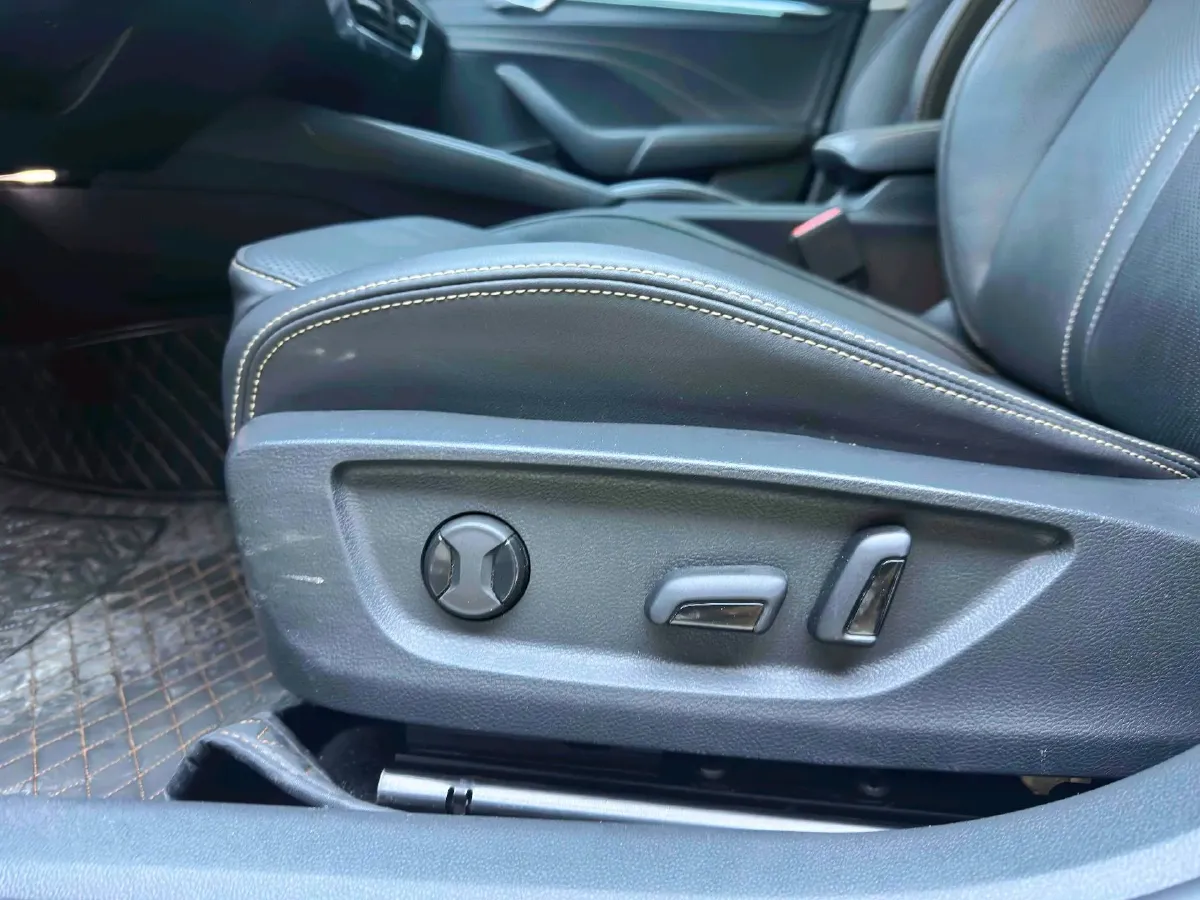 2022 Skoda Octavia 1.4T 150HP L4 7DCT,autocango,china used car exporter,china ev exporter,chinese used car exporter,chinese used ev exporter