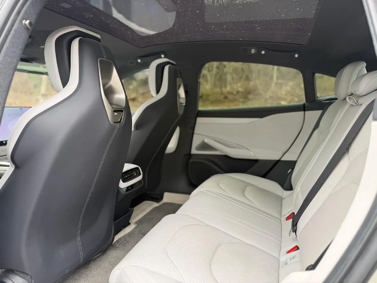 2024 MI SU7 BEV 94.3KWH,autocango,china used car exporter,china ev exporter,chinese used car exporter,chinese used ev exporter