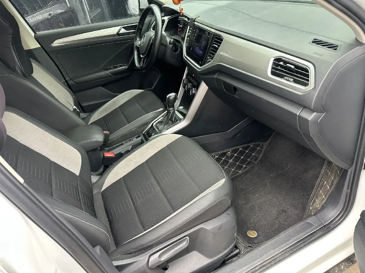 2022 Volkswagen T-Roc 1.4T 150HP L4 7DCT,autocango,china used car exporter,china ev exporter,chinese used car exporter,chinese used ev exporter