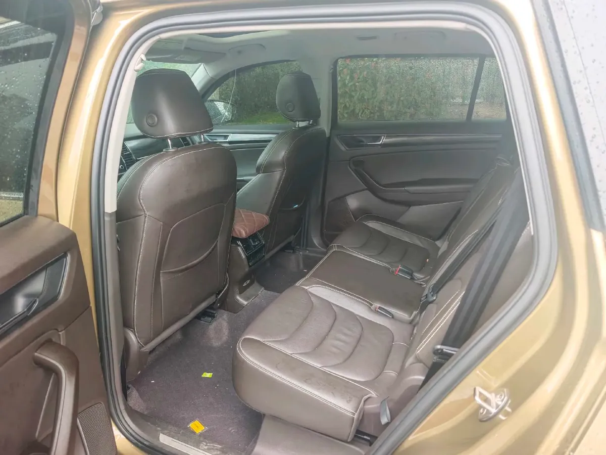 2018 Skoda Kodiak 2.0T 220HP L4 7DCT,autocango,china used car exporter,china ev exporter,chinese used car exporter,chinese used ev exporter