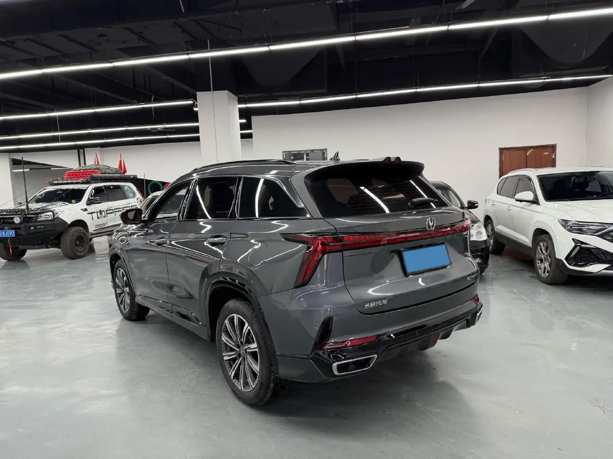 2024 ChangAn CS75 Plus 1.5T 188HP L4 8AT,autocango,china used car exporter,china ev exporter,chinese used car exporter,chinese used ev exporter