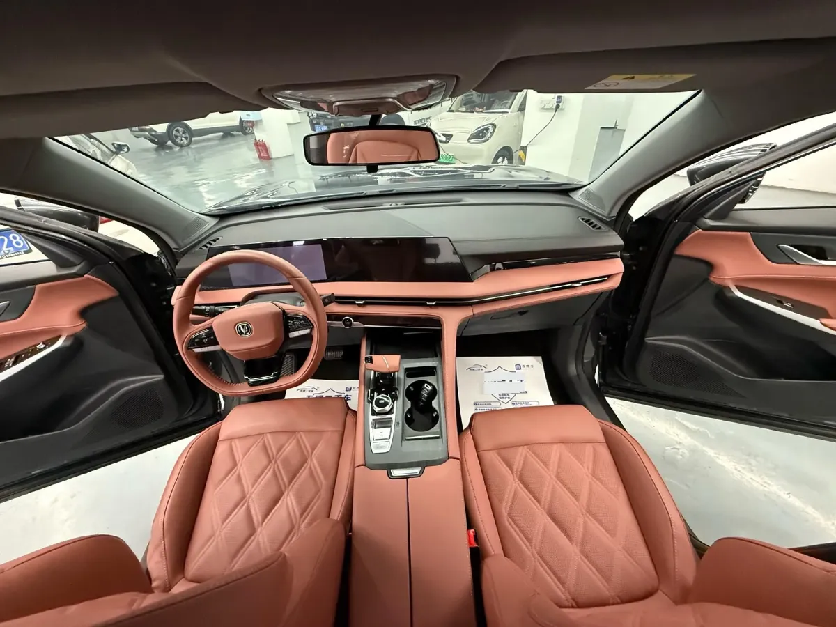 2024 ChangAn CS75 Plus 1.5T 188HP L4 8AT,autocango,china used car exporter,china ev exporter,chinese used car exporter,chinese used ev exporter