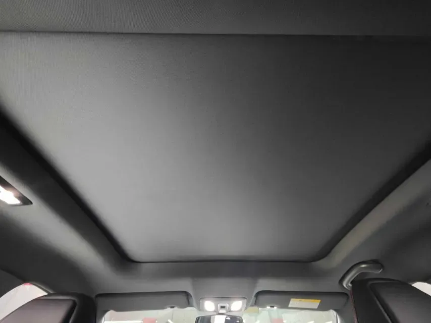 2022 ChangAn UNI-V 2.0T 233HP L4 8AT,autocango,china used car exporter,china ev exporter,chinese used car exporter,chinese used ev exporter