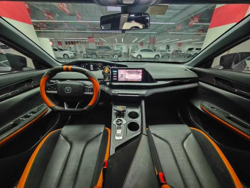 2022 ChangAn UNI-V 2.0T 233HP L4 8AT,autocango,china used car exporter,china ev exporter,chinese used car exporter,chinese used ev exporter