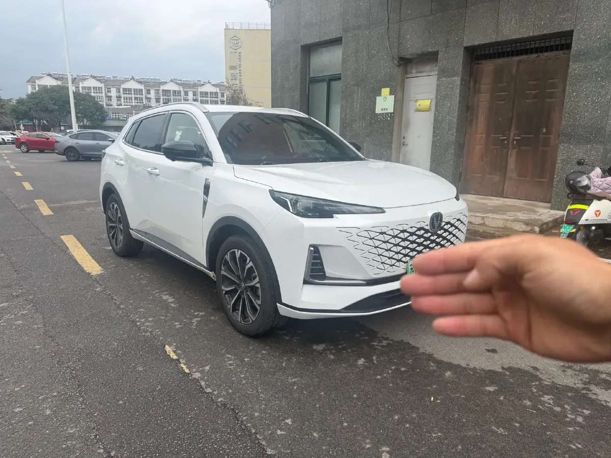 2025 ChangAn CS55PLUS PHEV 1.5L 98HP L4 E-CVT PHEV,autocango,china used car exporter,china ev exporter,chinese used car exporter,chinese used ev exporter