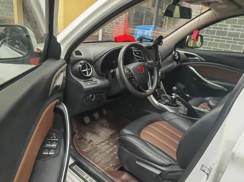 2018 BYD Song 1.5T 154HP L4 6MT,autocango,china used car exporter,china ev exporter,chinese used car exporter,chinese used ev exporter