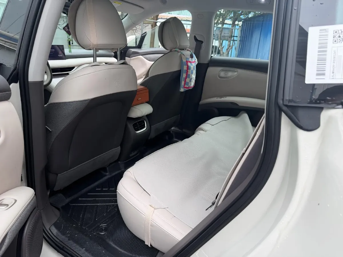 2025 IM LS6 BEV 100KWH,autocango,china used car exporter,china ev exporter,chinese used car exporter,chinese used ev exporter