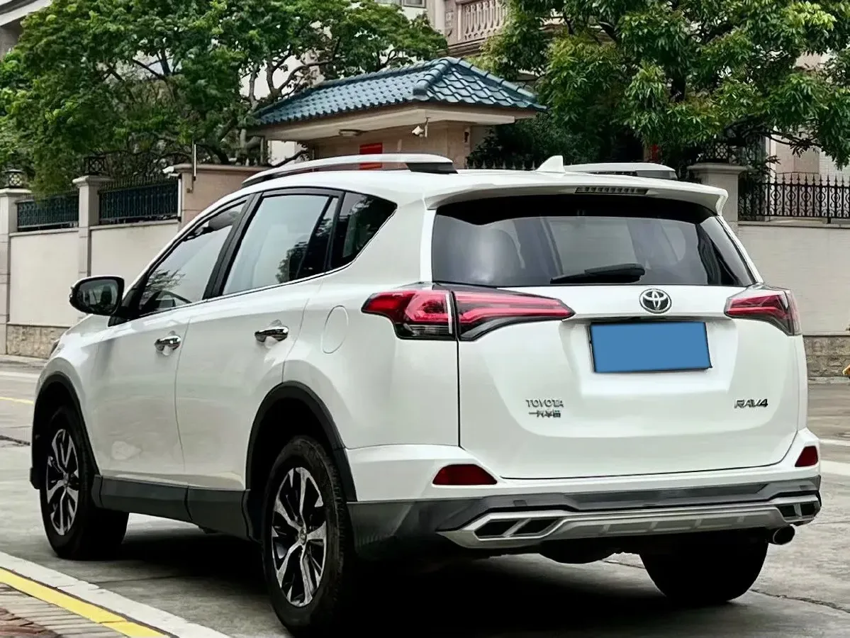 2018 Toyota RAV4 2.0L 151HP L4 CVT,autocango,china used car exporter,china ev exporter,chinese used car exporter,chinese used ev exporter