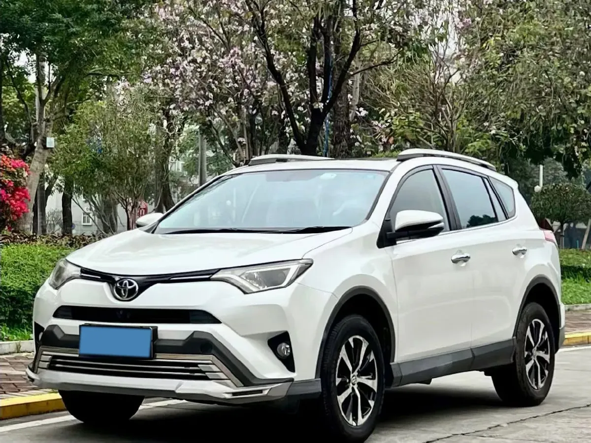 2018 Toyota RAV4 2.0L 151HP L4 CVT,autocango,china used car exporter,china ev exporter,chinese used car exporter,chinese used ev exporter
