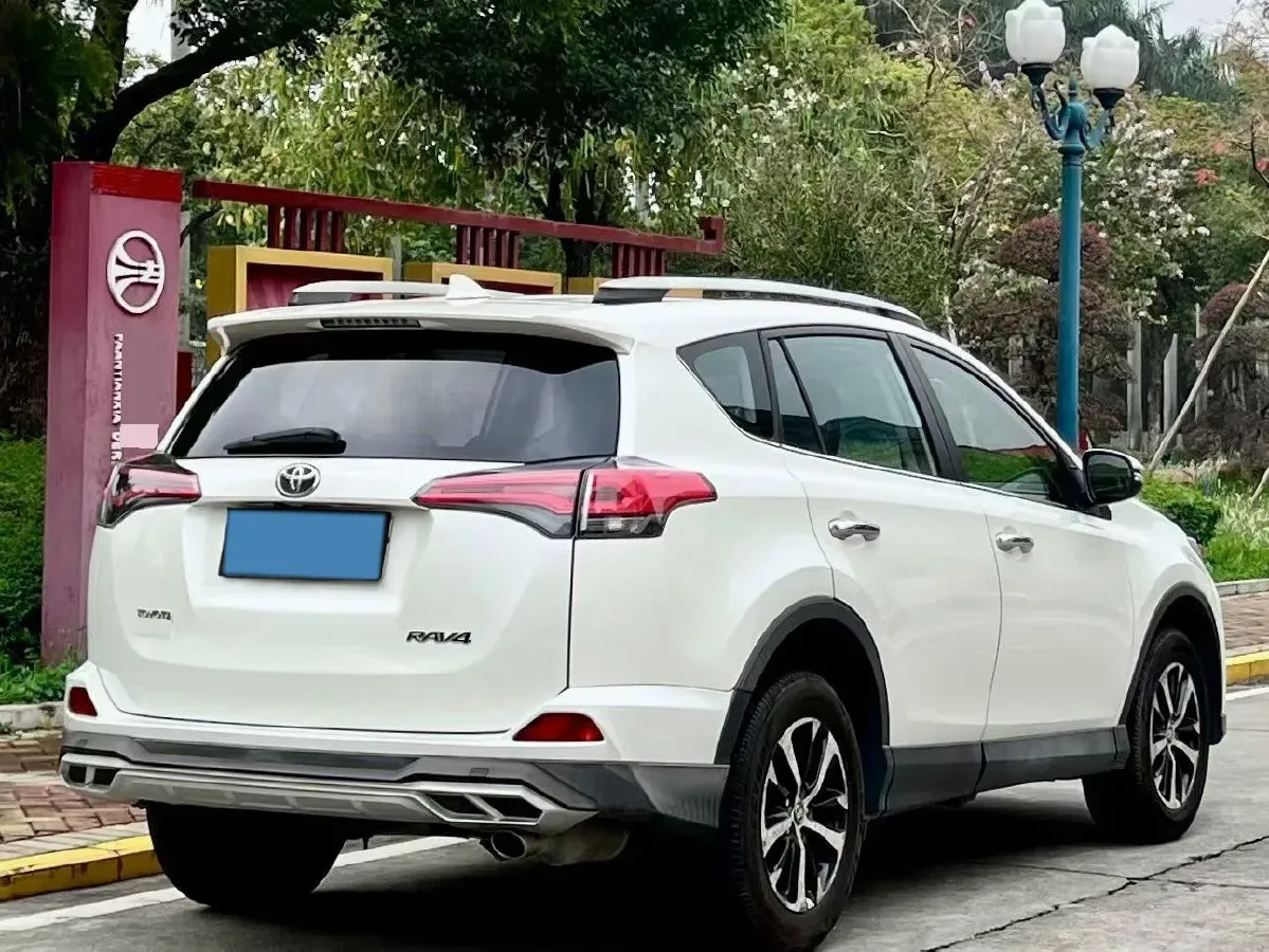 2018 Toyota RAV4 2.0L 151HP L4 CVT,autocango,china used car exporter,china ev exporter,chinese used car exporter,chinese used ev exporter