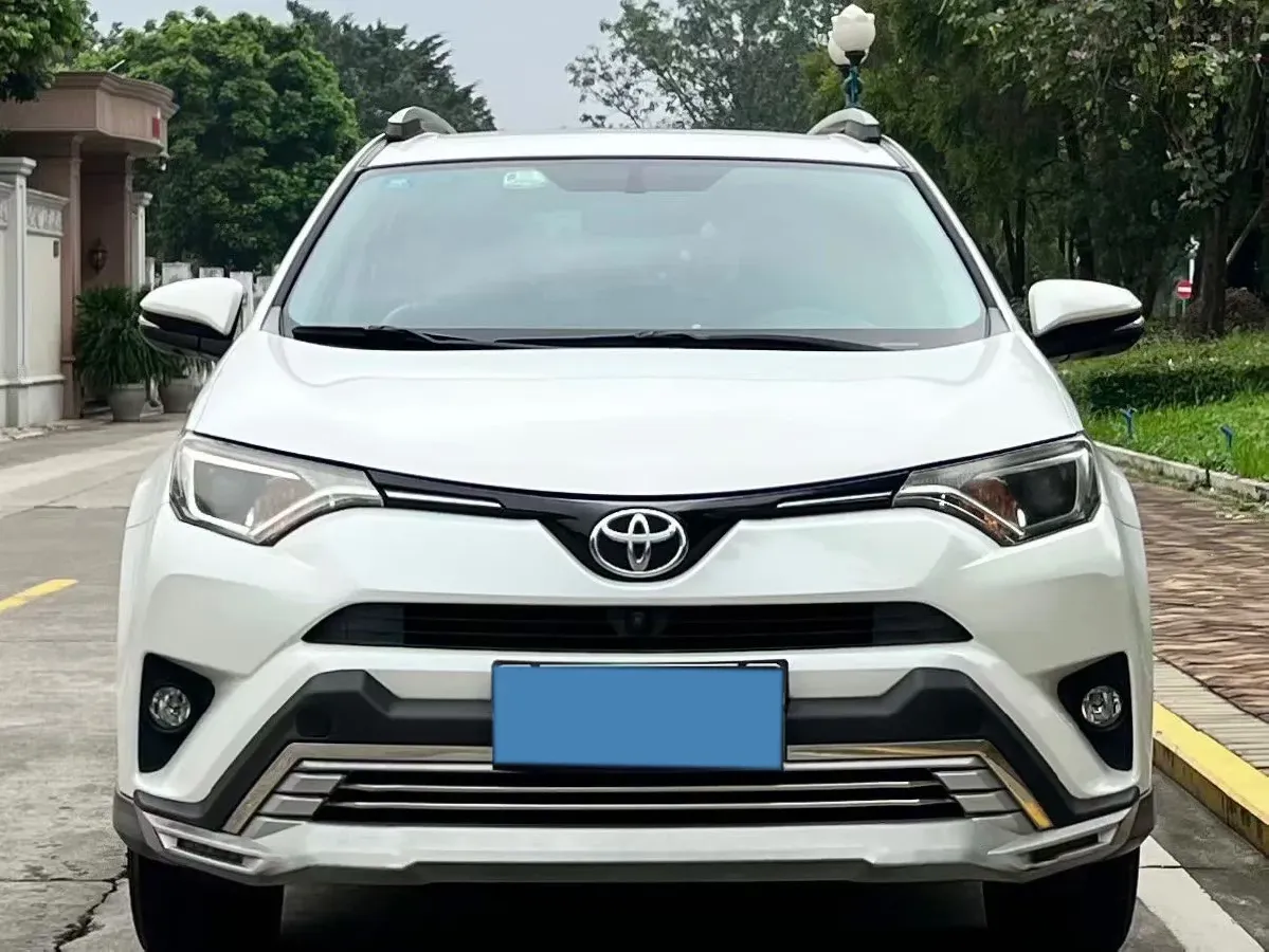 2018 Toyota RAV4 2.0L 151HP L4 CVT,autocango,china used car exporter,china ev exporter,chinese used car exporter,chinese used ev exporter