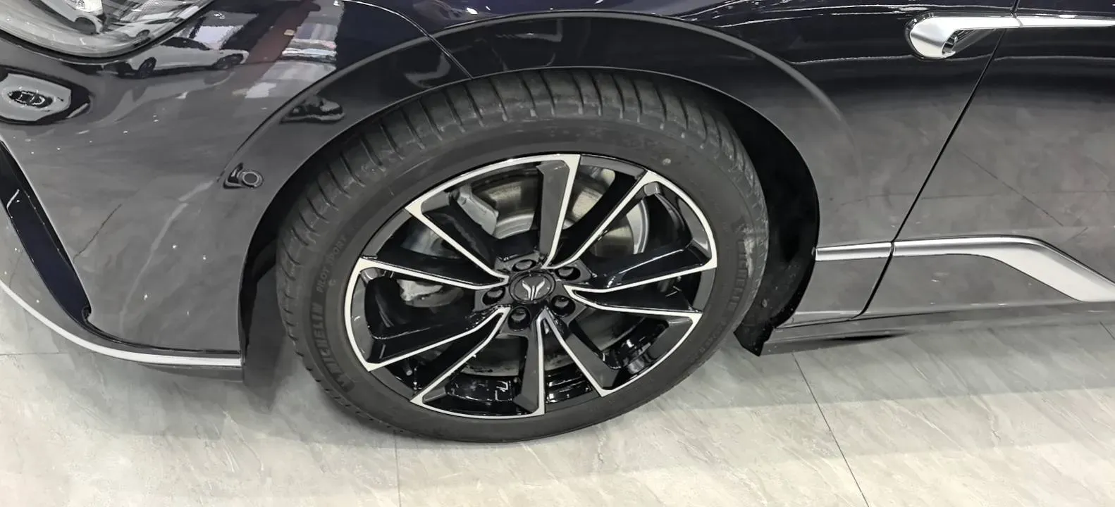 2024 Voyah ZhuiGuang 1.5T 136HP L4 PHEV 43KWH,autocango,china used car exporter,china ev exporter,chinese used car exporter,chinese used ev exporter