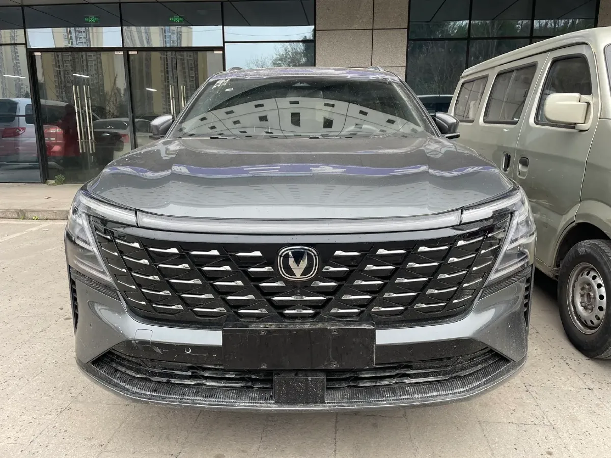 2025 ChangAn CS75 Plus 1.5T 192HP L4 8AT,autocango,china used car exporter,china ev exporter,chinese used car exporter,chinese used ev exporter