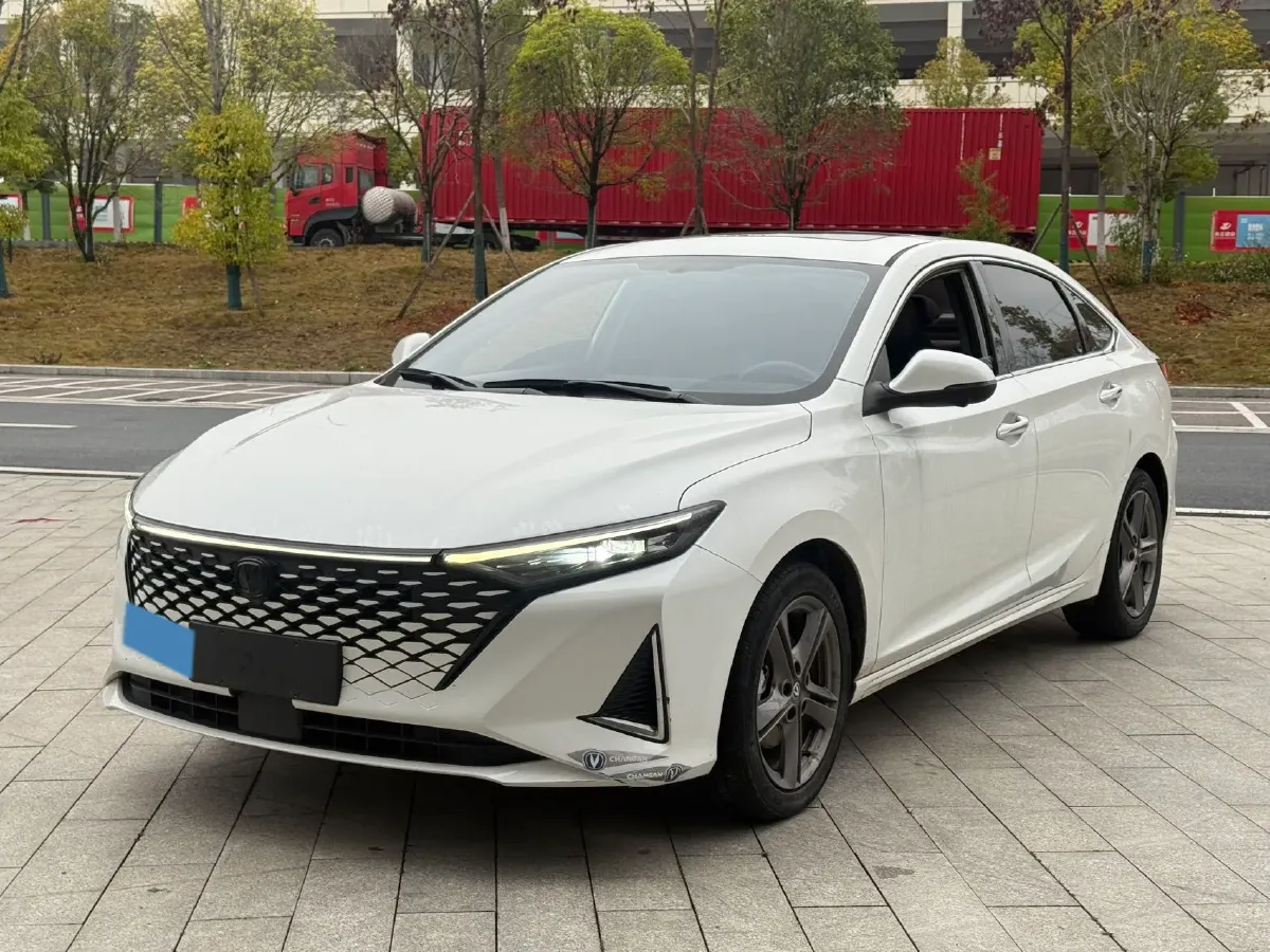 2023 ChangAn Raeton Plus 1.5T 188HP L4 7DCT,autocango,china used car exporter,china ev exporter,chinese used car exporter,chinese used ev exporter