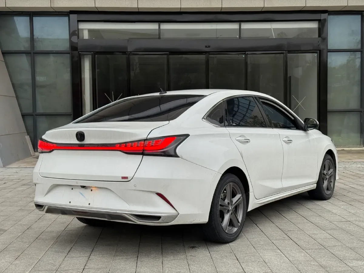 2023 ChangAn Raeton Plus 1.5T 188HP L4 7DCT,autocango,china used car exporter,china ev exporter,chinese used car exporter,chinese used ev exporter