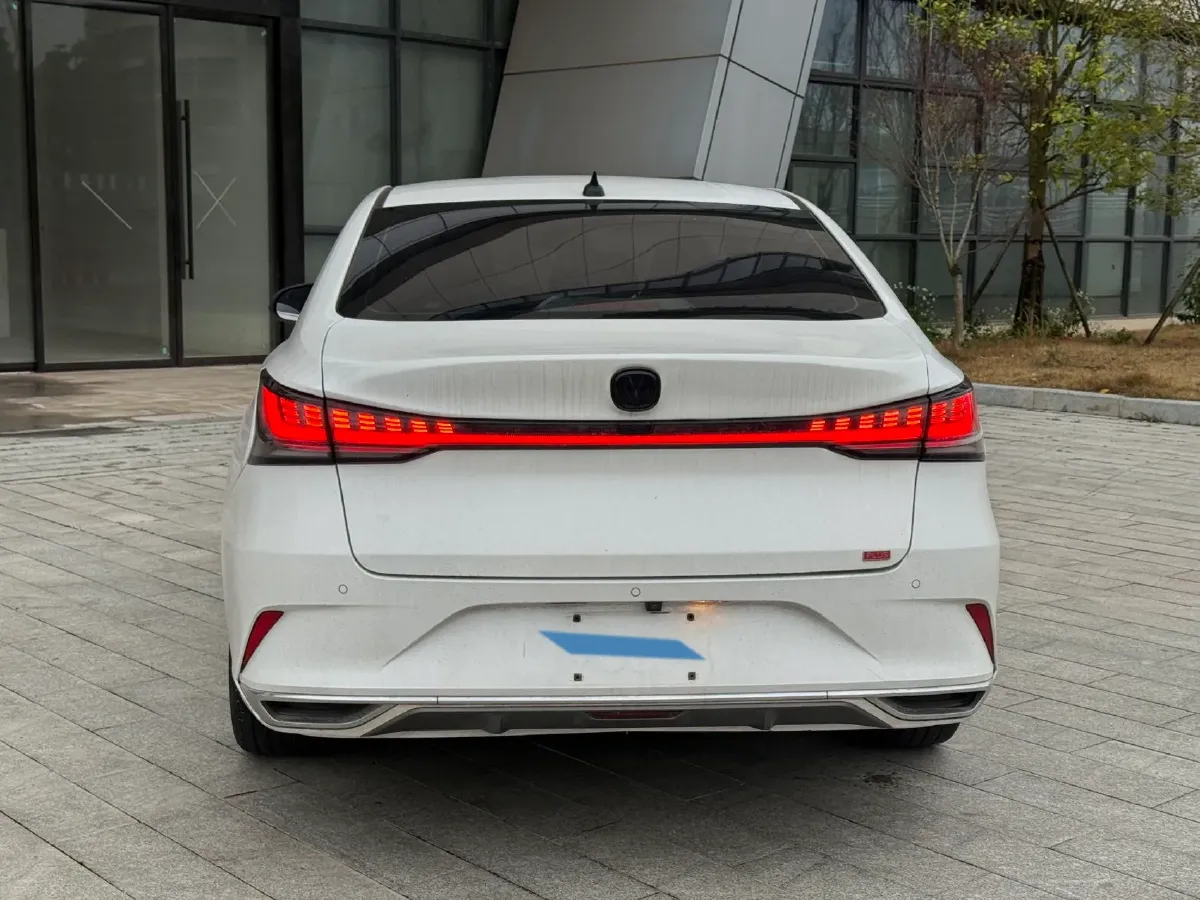 2023 ChangAn Raeton Plus 1.5T 188HP L4 7DCT,autocango,china used car exporter,china ev exporter,chinese used car exporter,chinese used ev exporter