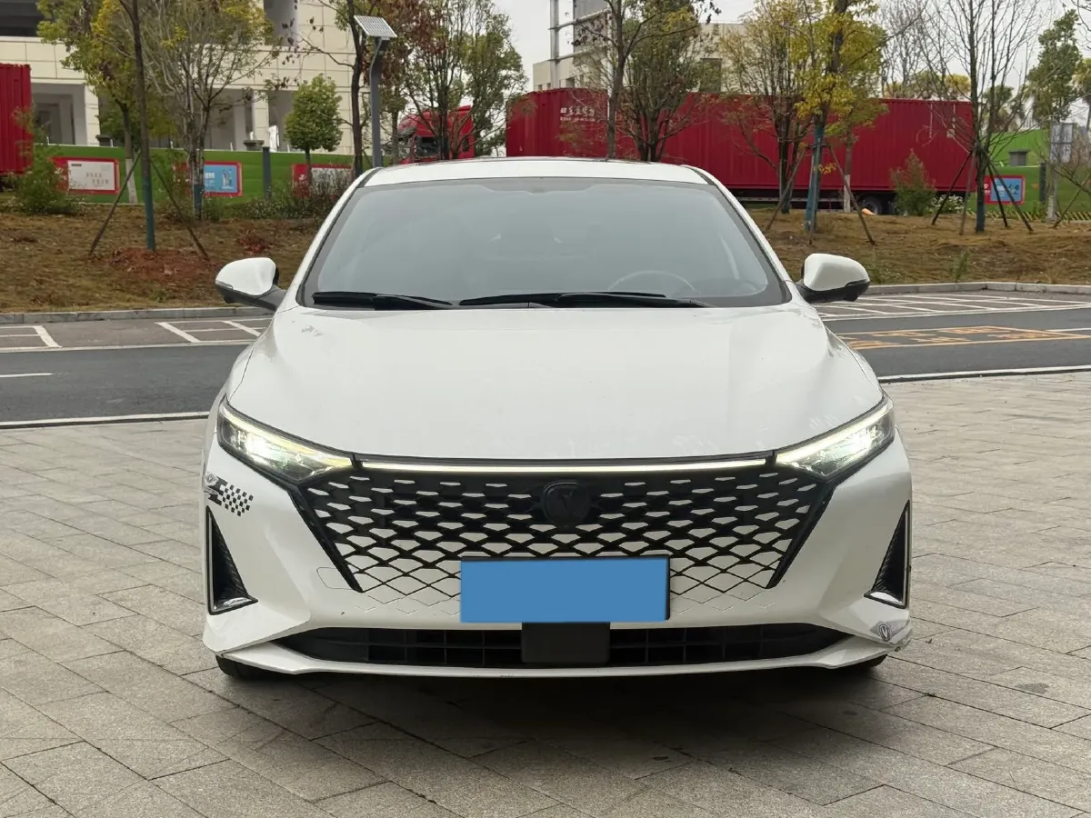 2023 ChangAn Raeton Plus 1.5T 188HP L4 7DCT,autocango,china used car exporter,china ev exporter,chinese used car exporter,chinese used ev exporter