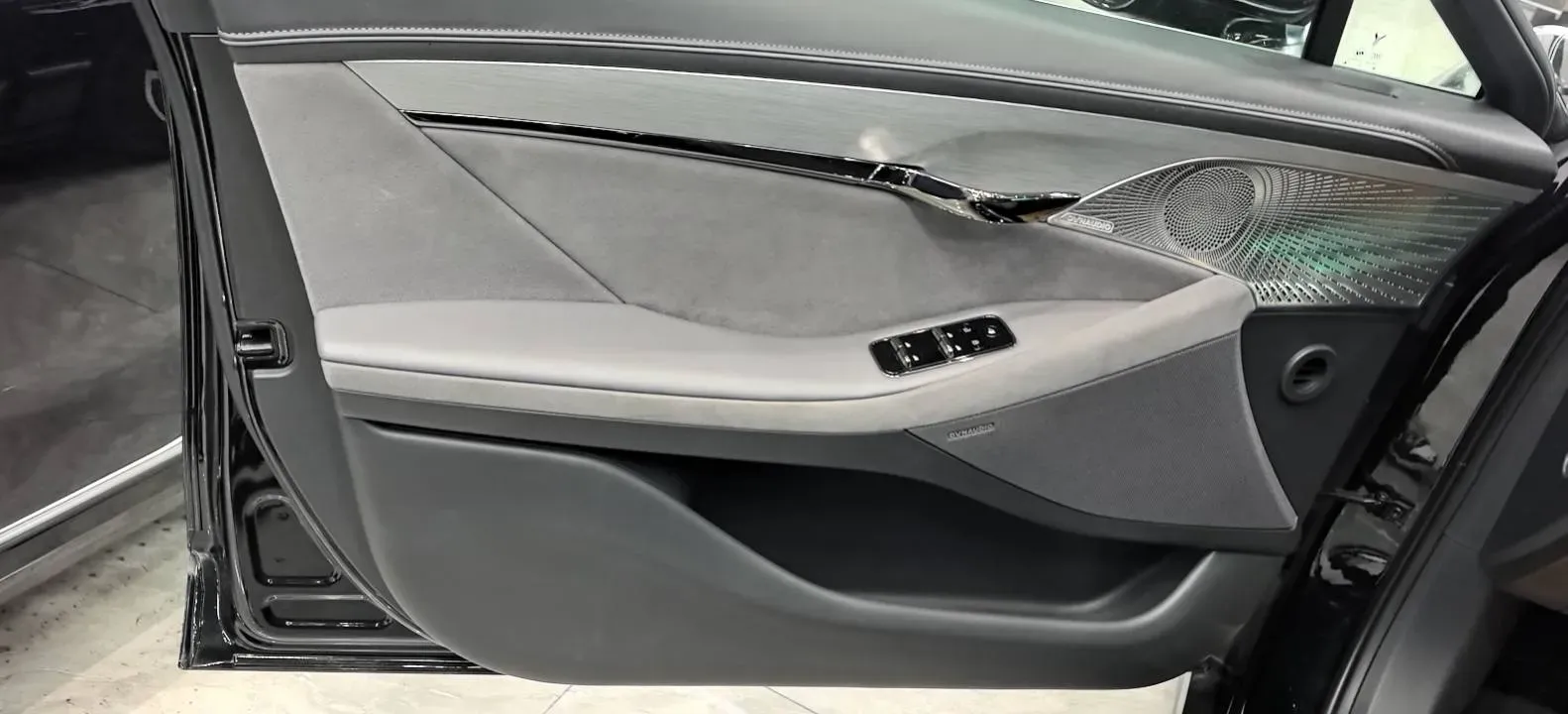 2023 Voyah ZhuiGuang BEV 82.11KWH,autocango,china used car exporter,china ev exporter,chinese used car exporter,chinese used ev exporter