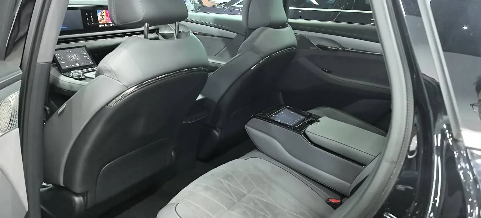 2023 Voyah ZhuiGuang BEV 82.11KWH,autocango,china used car exporter,china ev exporter,chinese used car exporter,chinese used ev exporter